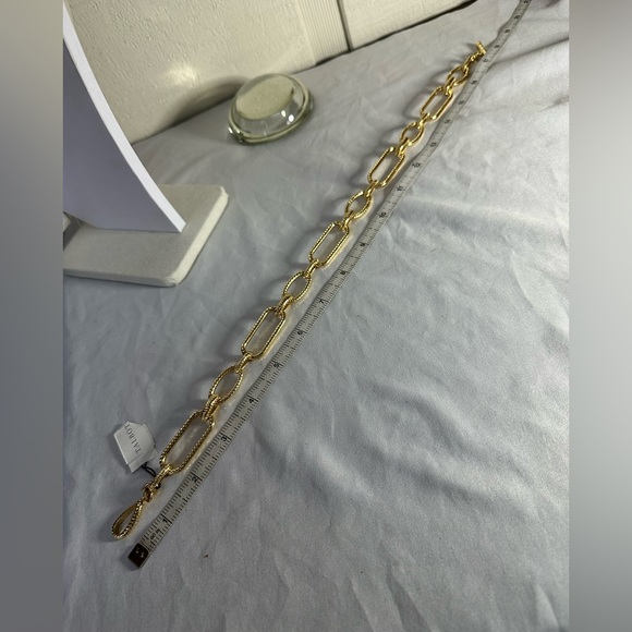 Textured goldtone link Talbots necklace - Picture 3 of 4